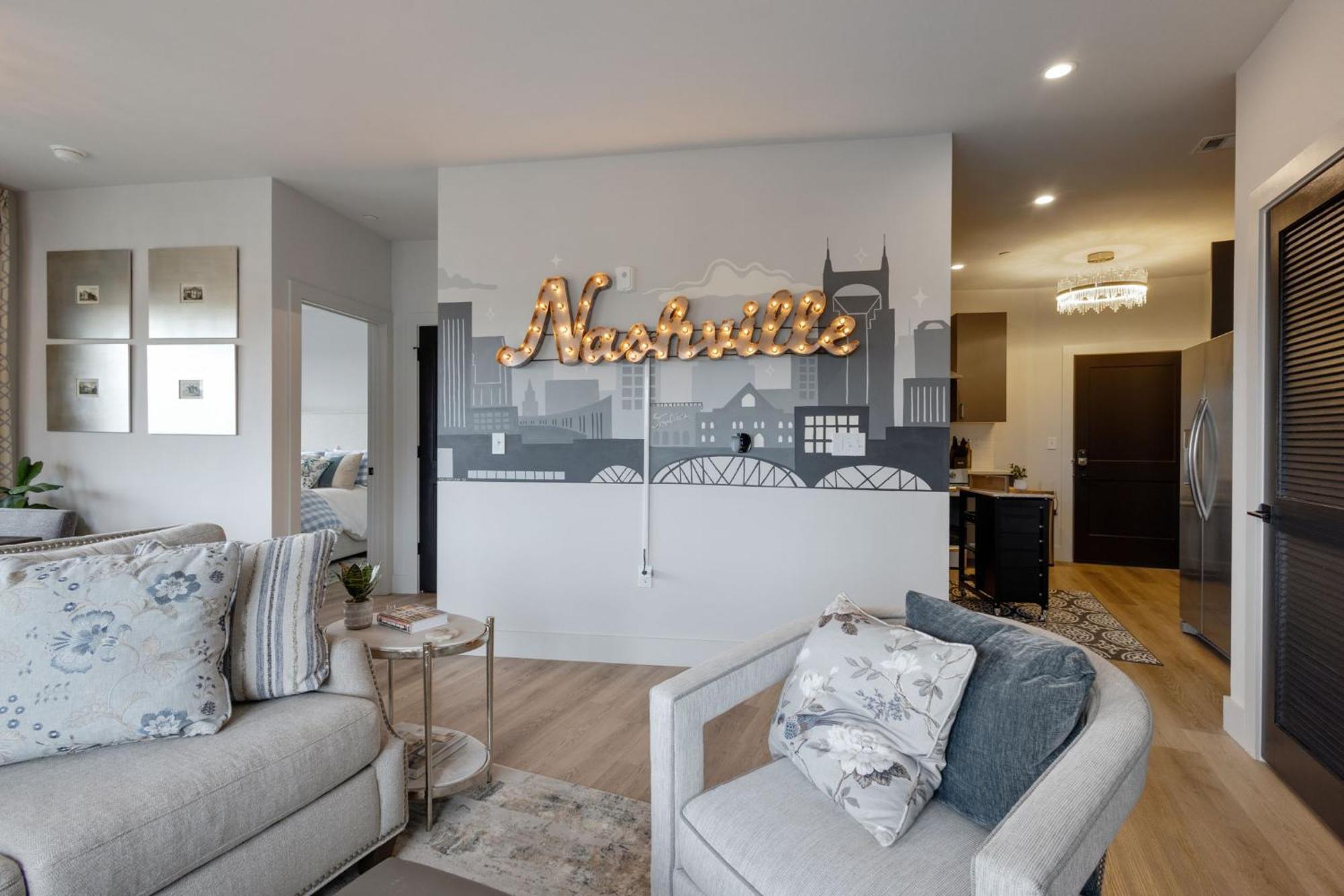 Appartamento Elegant Corner Penthouse With Private Balcony, Skyline Views, Pool, And Gym Nashville Esterno foto