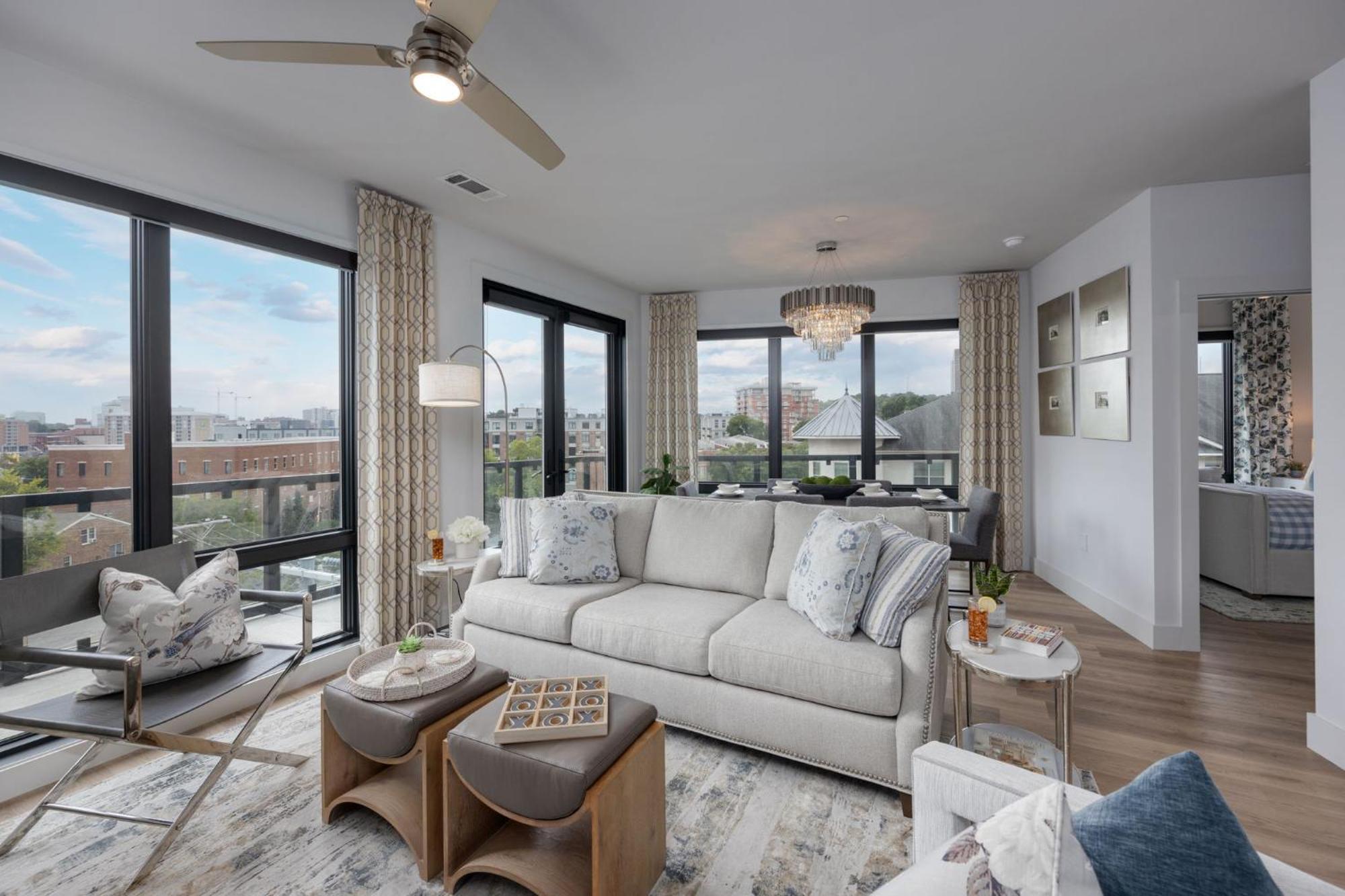 Appartamento Elegant Corner Penthouse With Private Balcony, Skyline Views, Pool, And Gym Nashville Esterno foto